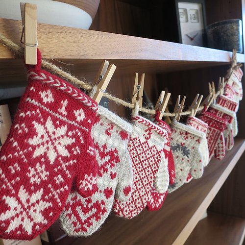 Mitten Garland Advent Calendar