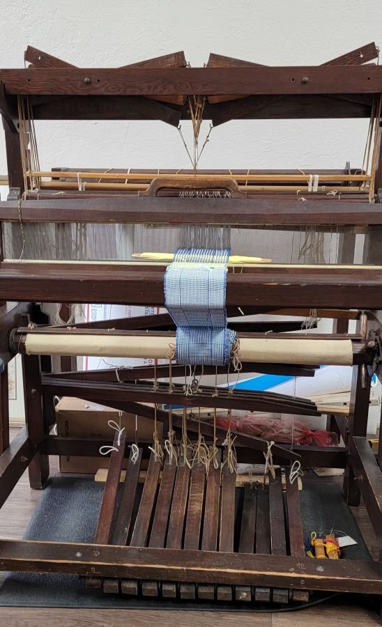 Bergman-like 8 harness floor loom